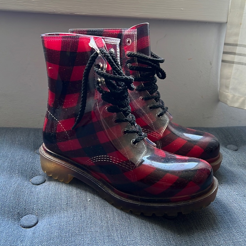 Dirty Laundry Boots Size 7